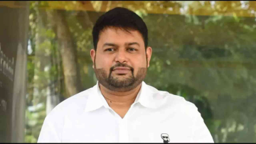Buzz: Thaman To Provide Background Score For Allu Arjun's Film Pushpa 2 The Rule?
